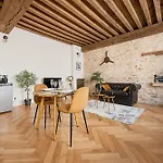 Le Rousseau - Appartement & Suite En Hypercentre