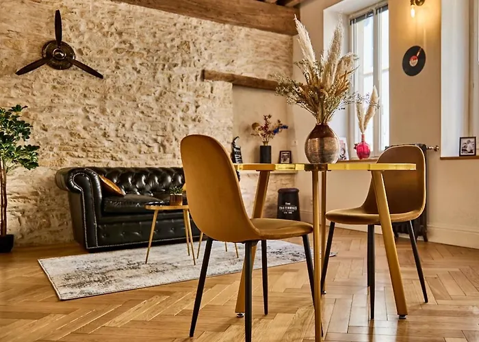 Le Rousseau - Appartement & Suite En Hypercentre